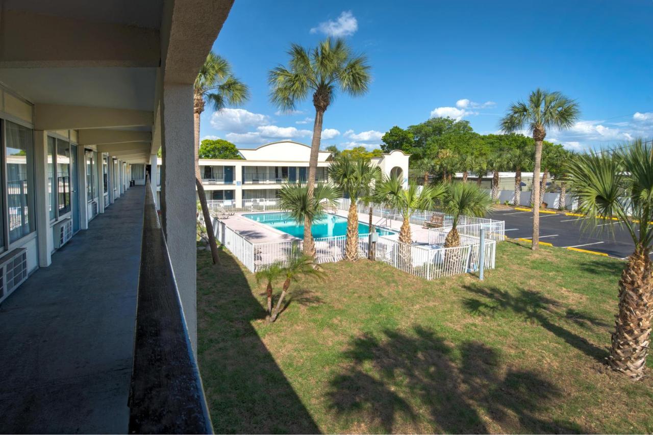Bayside Inn Pinellas Park - Clearwater Eksteriør bilde
