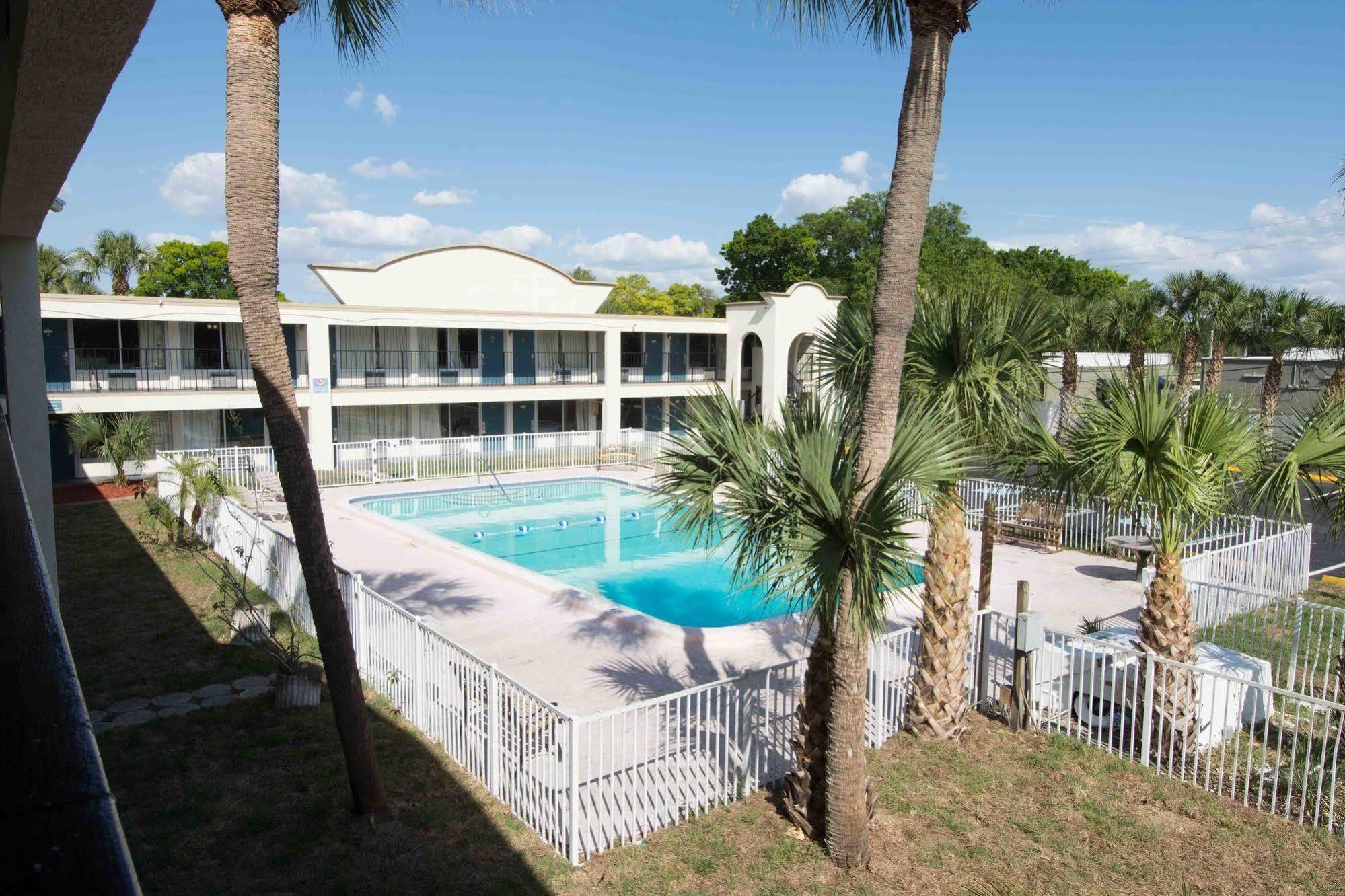 Bayside Inn Pinellas Park - Clearwater Eksteriør bilde