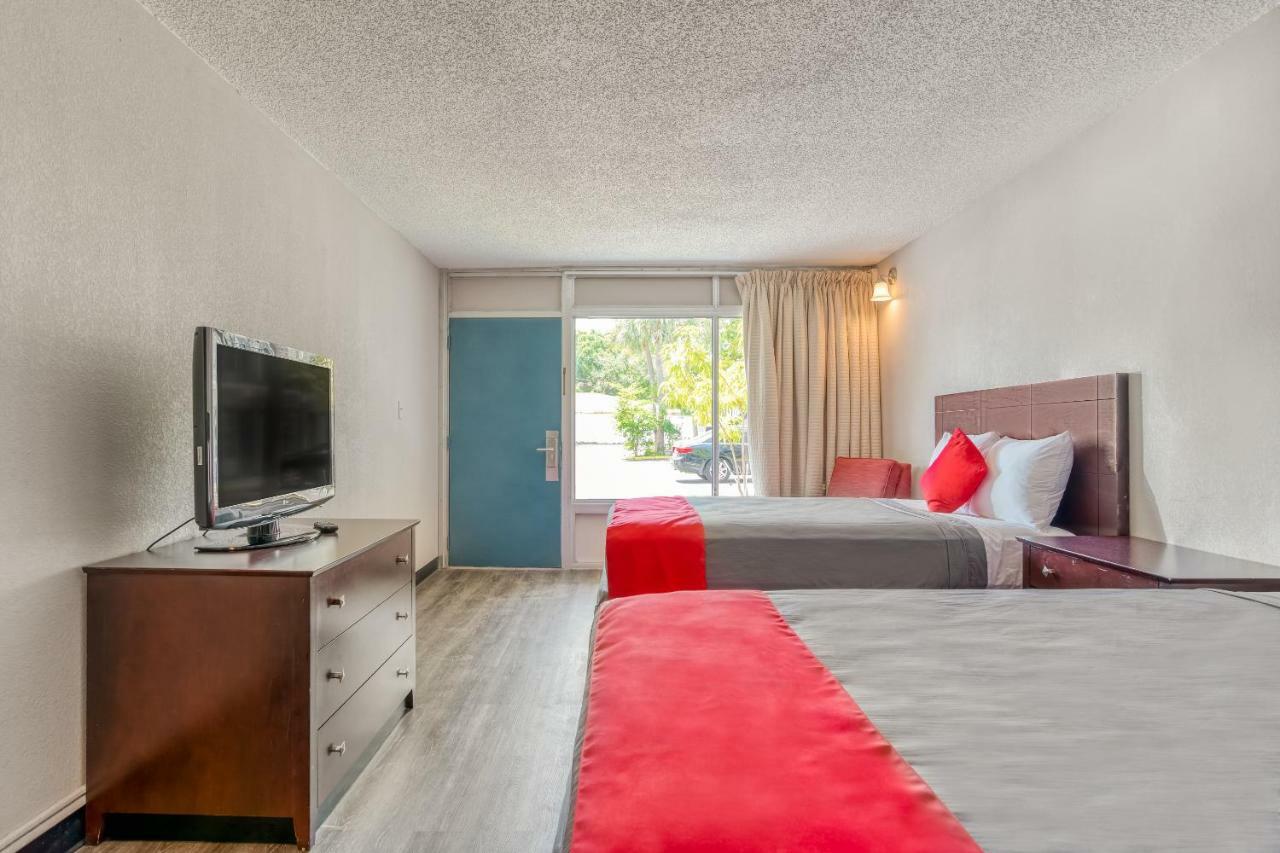 Bayside Inn Pinellas Park - Clearwater Eksteriør bilde